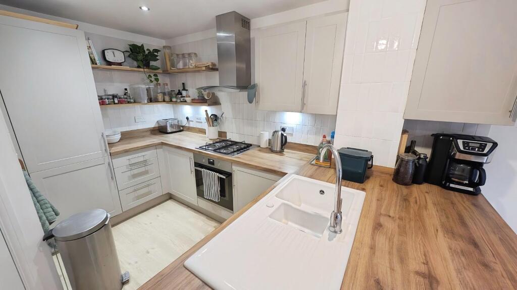 508 Dowsell Way kitchen c.jpg