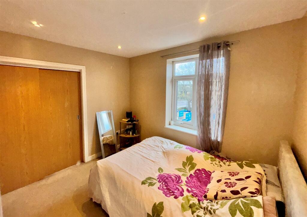 bedroom.jpg