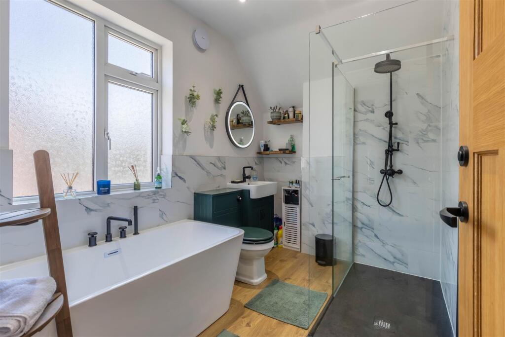 44 Raddlebarn Road 1