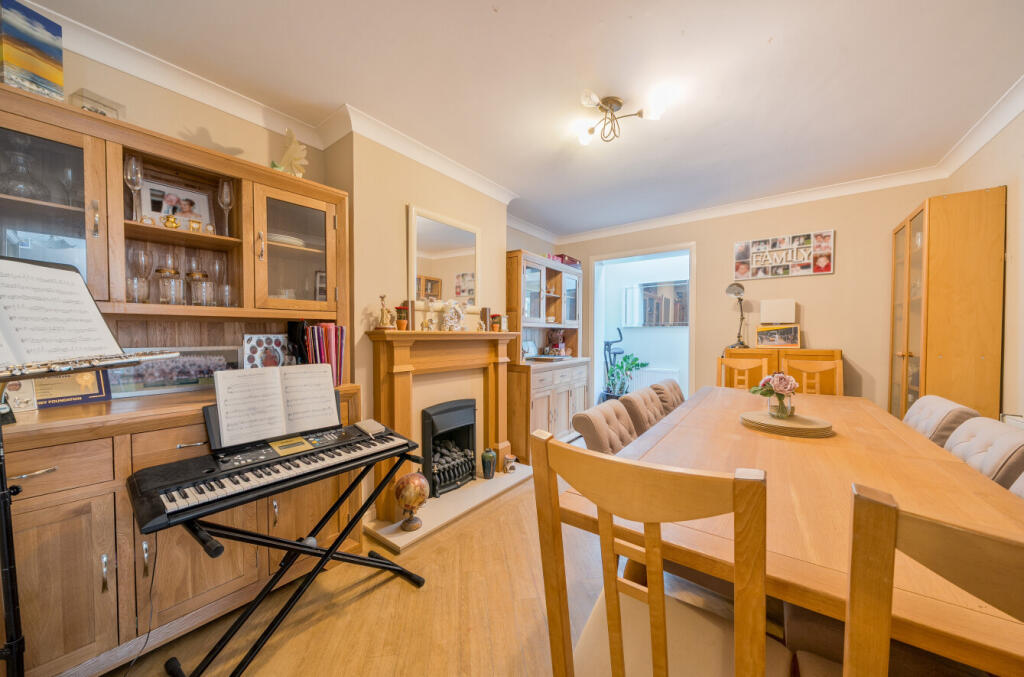 1334770-9-689ae18...