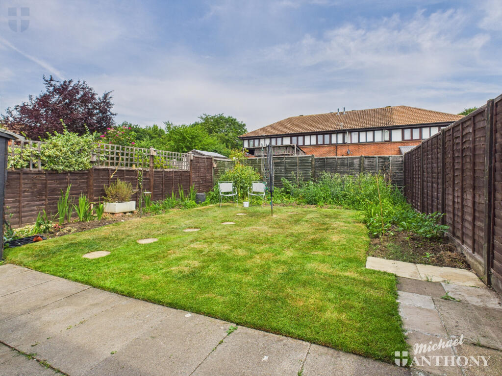 CAM03852G0-PR0327-STILL011