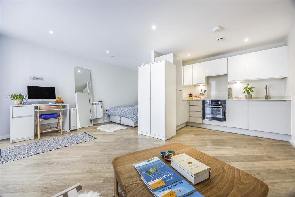 36 Canaway Court, Wimborne Road, Poole-PorticoMark