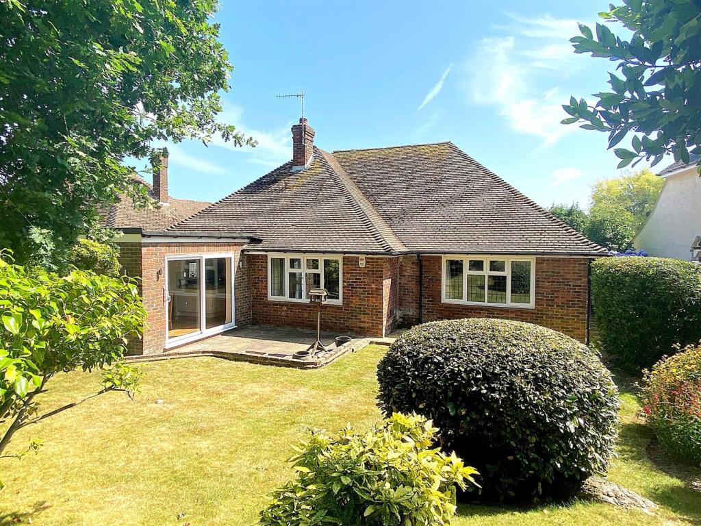 36 Terminus Ave - Rear.jpg