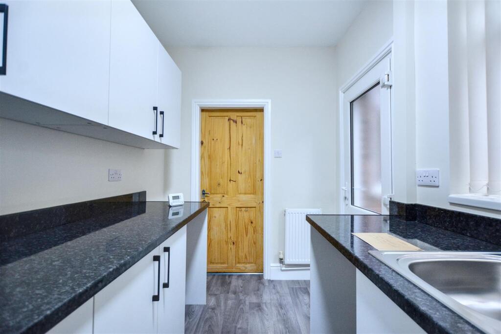 Kitchen_2.jpeg