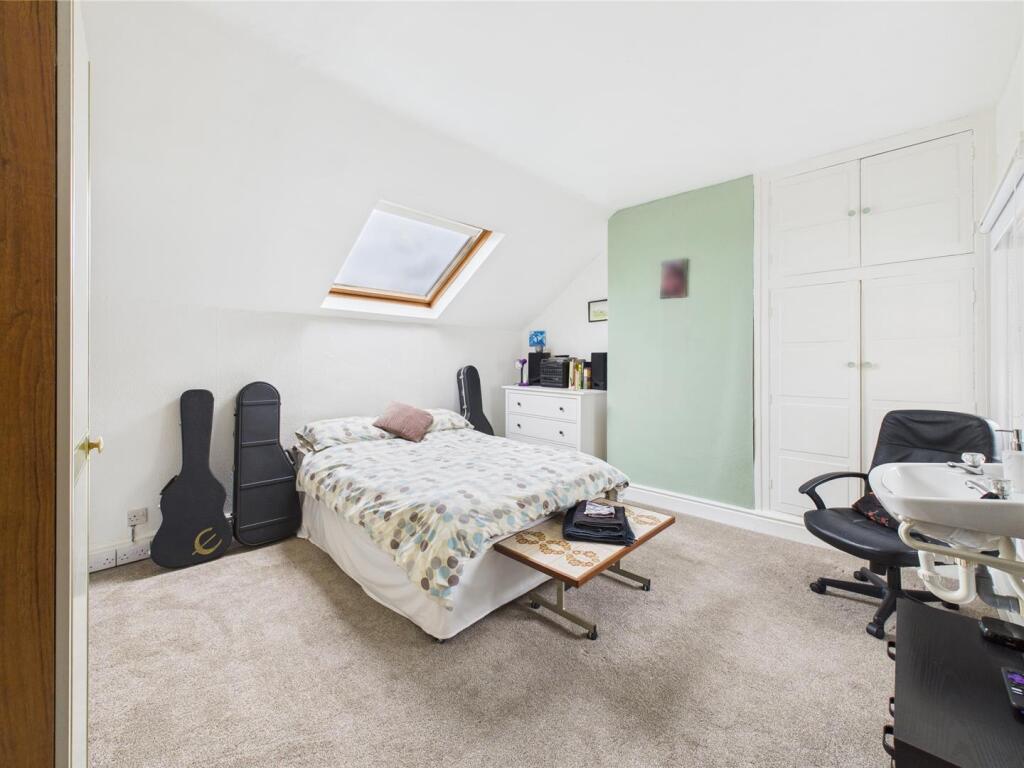Bedroom: