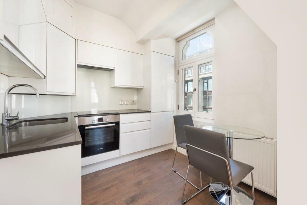 KITCHEN 2.jpg