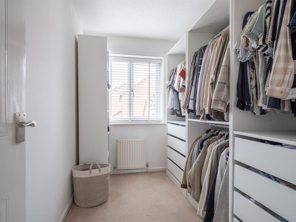 26 Balmoral Close-8.jpg