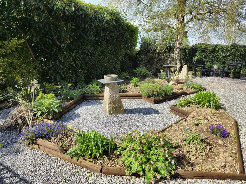 Front garden.jpg