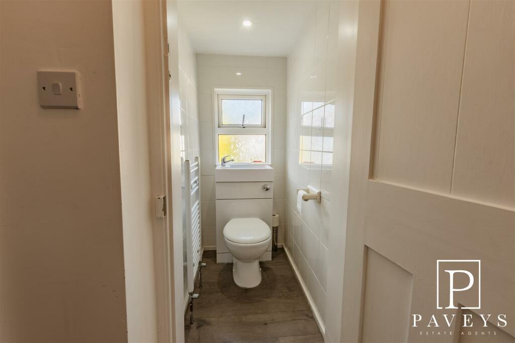 CLOAK ROOM