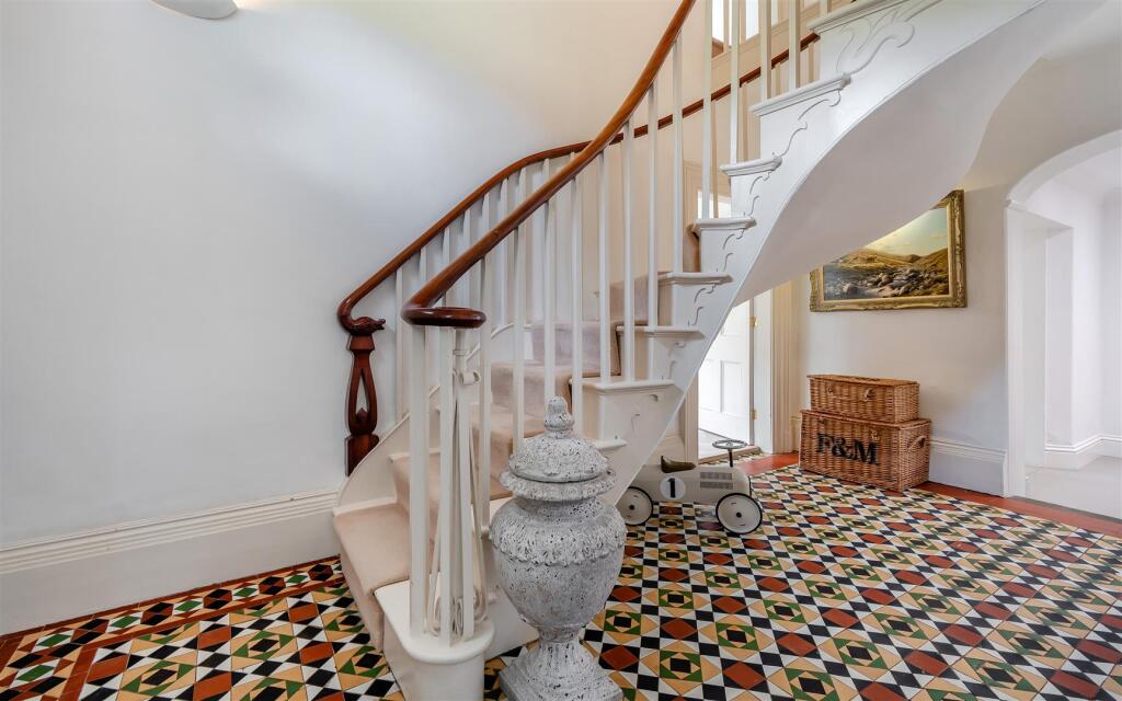8647023-interior13.jpg