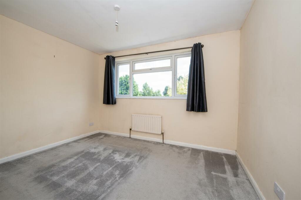 17 Kennedy Close internal-1.JPG