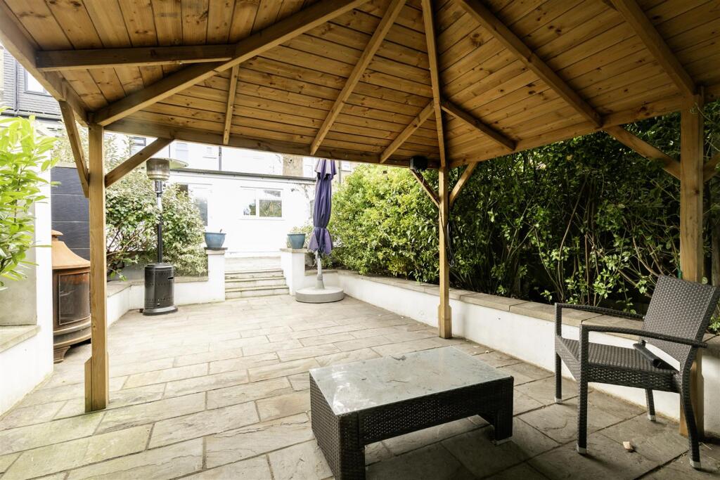 34 Hale Grove Gardens -20.jpg