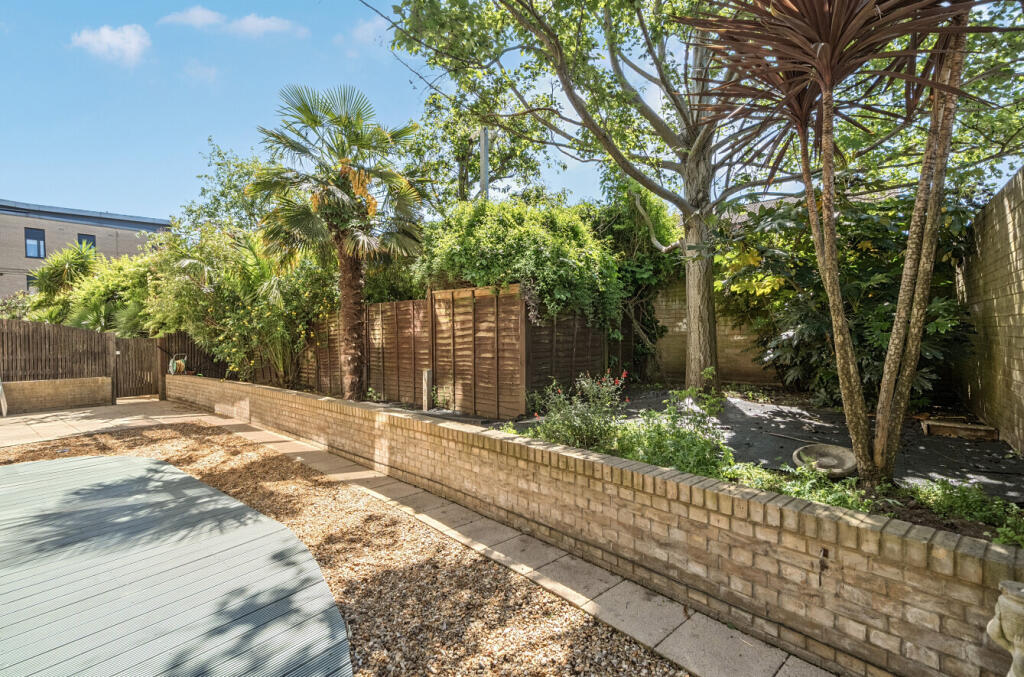 14-681dffa8c553f-...