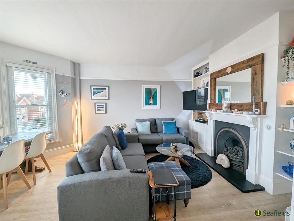 Sitting/Dining Room