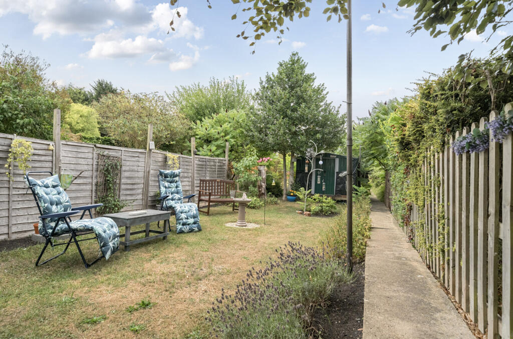 1329924868873b0d279b2