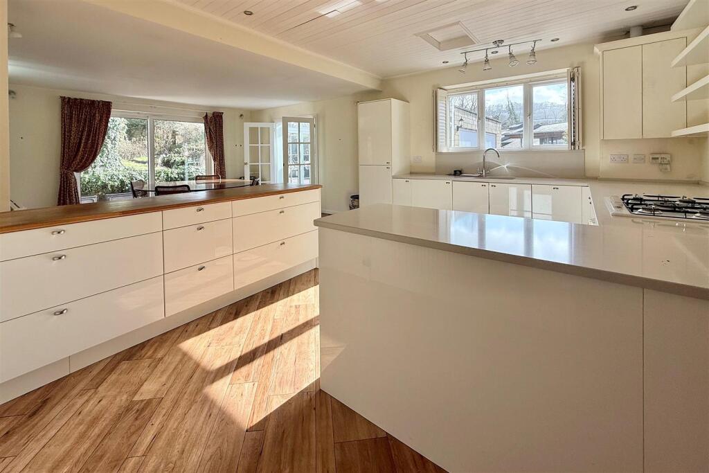 StMalo - kitchen2 - Copy.jpg