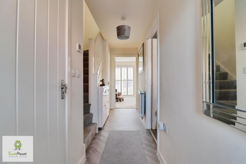 Entrance hall - EweMove Cannock