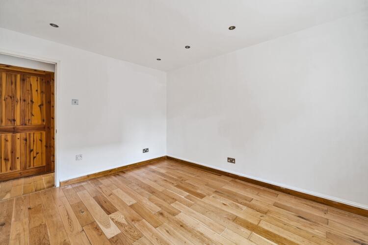 Jasmine Grove, 38...