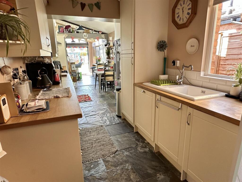 breakfast kitchen