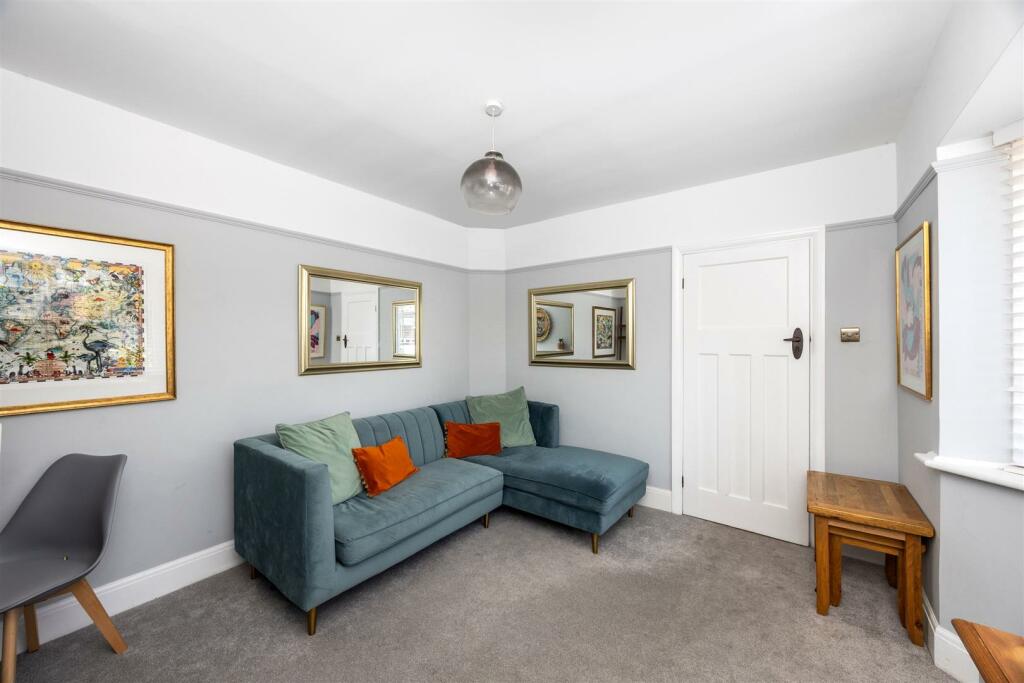 Rowan Avenue 104 LOUNGE 3.jpeg