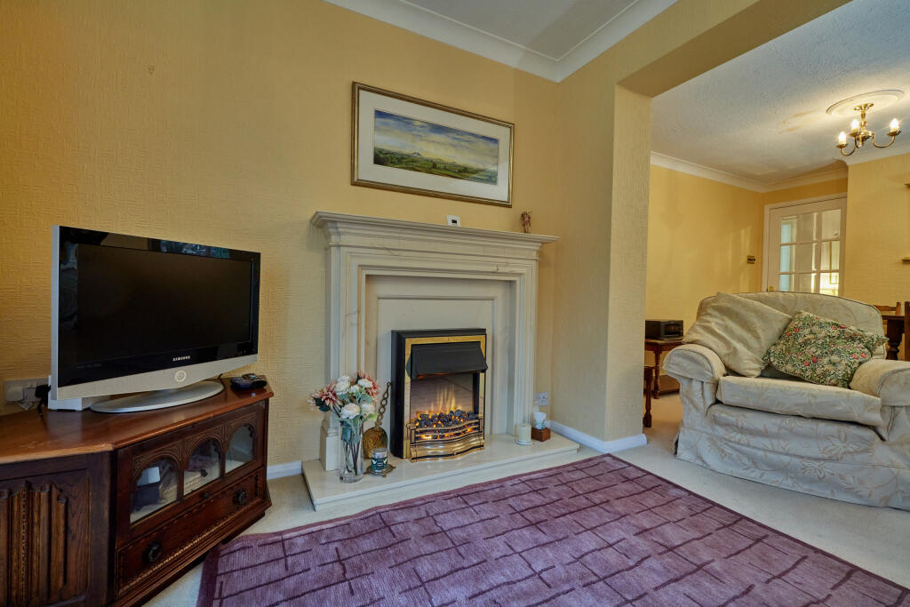 LIVING ROOM 5