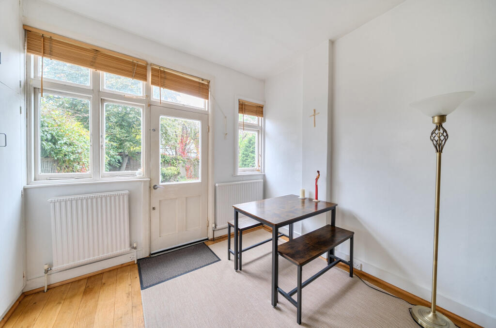 1370709-7-68f2004...