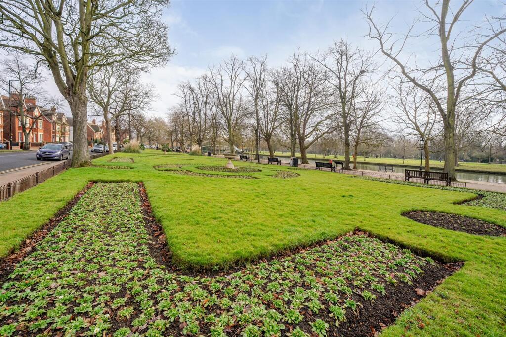 Embankment gardens h.jpg