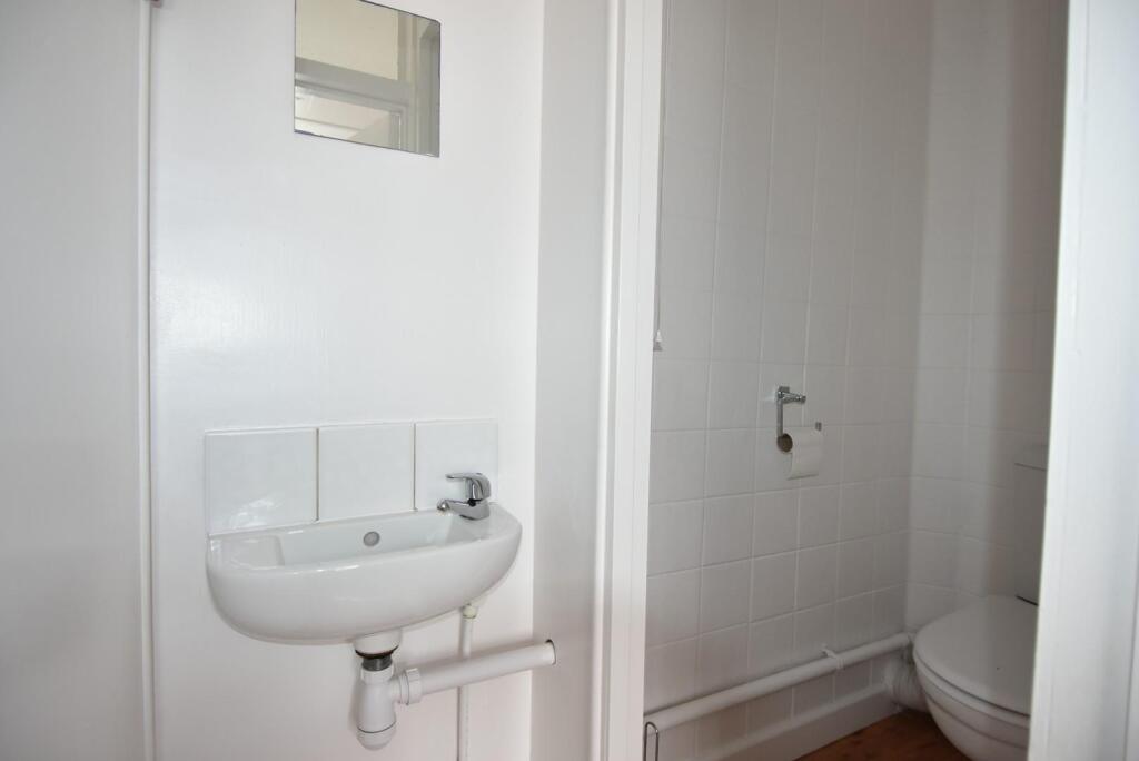 Ensuite.JPG