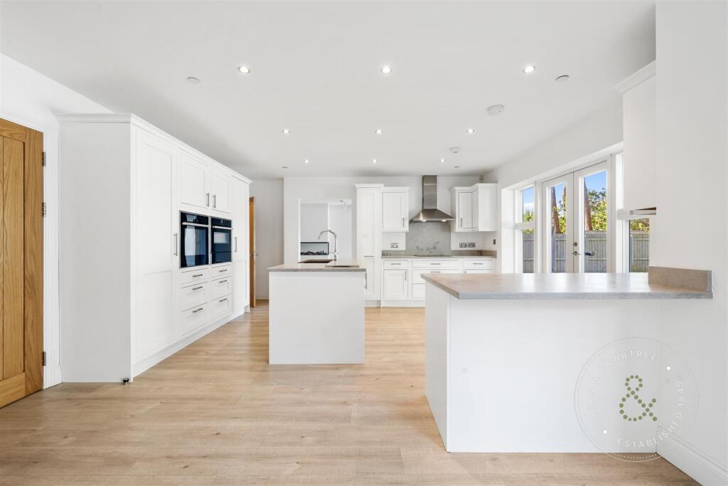 The Paddock (16).jpg