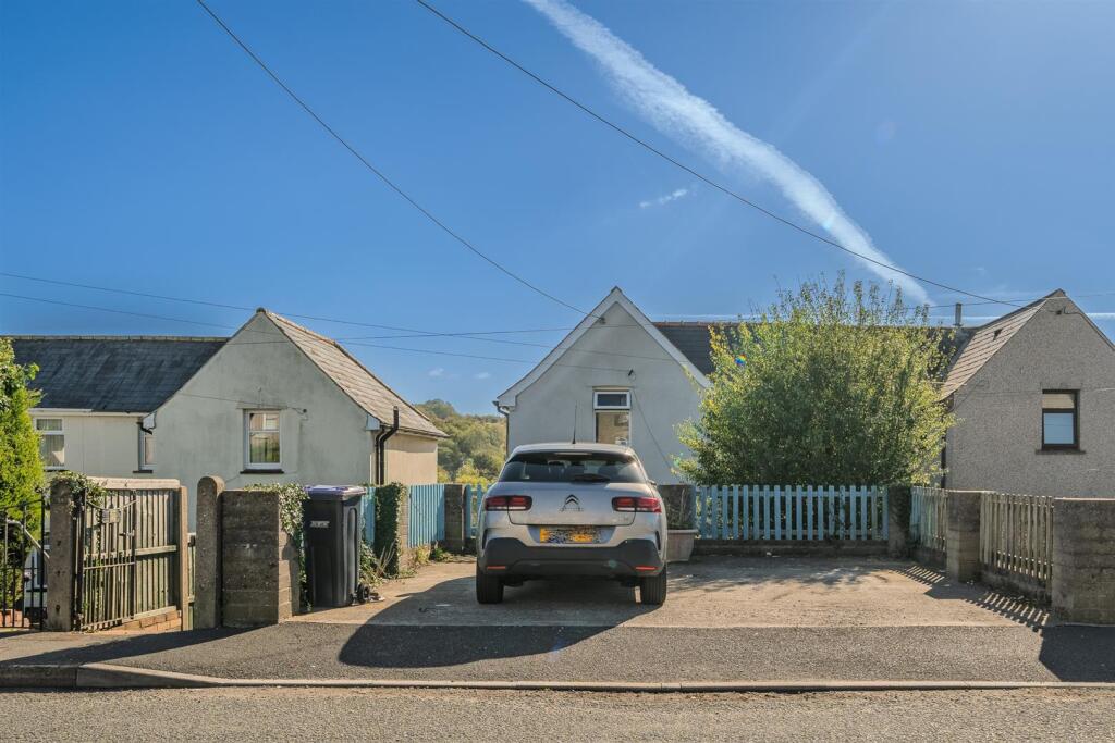 122 Blaendare Road-31.jpg