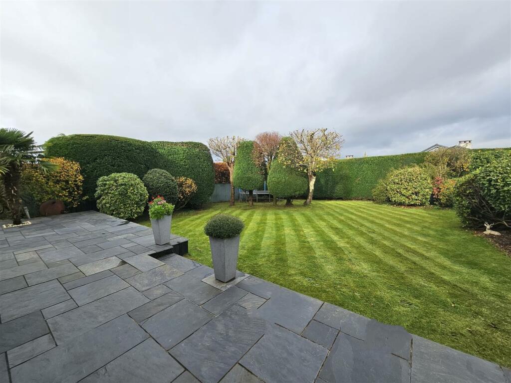 Garden 2.jpg