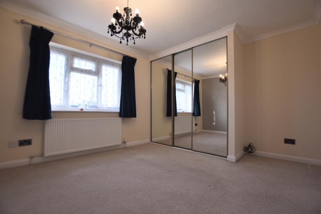 35 Friary Gardens main bedroom