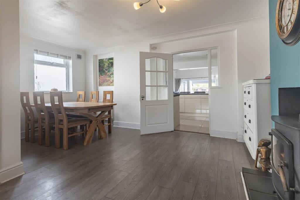 3 New Farm Dr (4).jpg