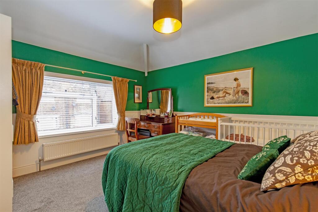 Bedroom 1-1.jpg
