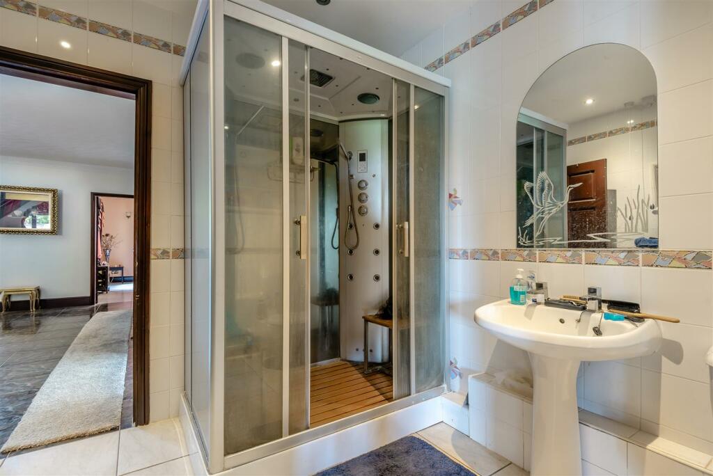 8607032-interior25.jpg