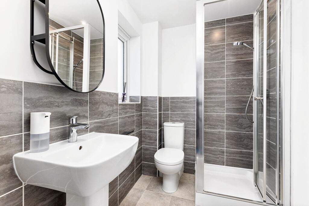 Master Bedroom En Suite
