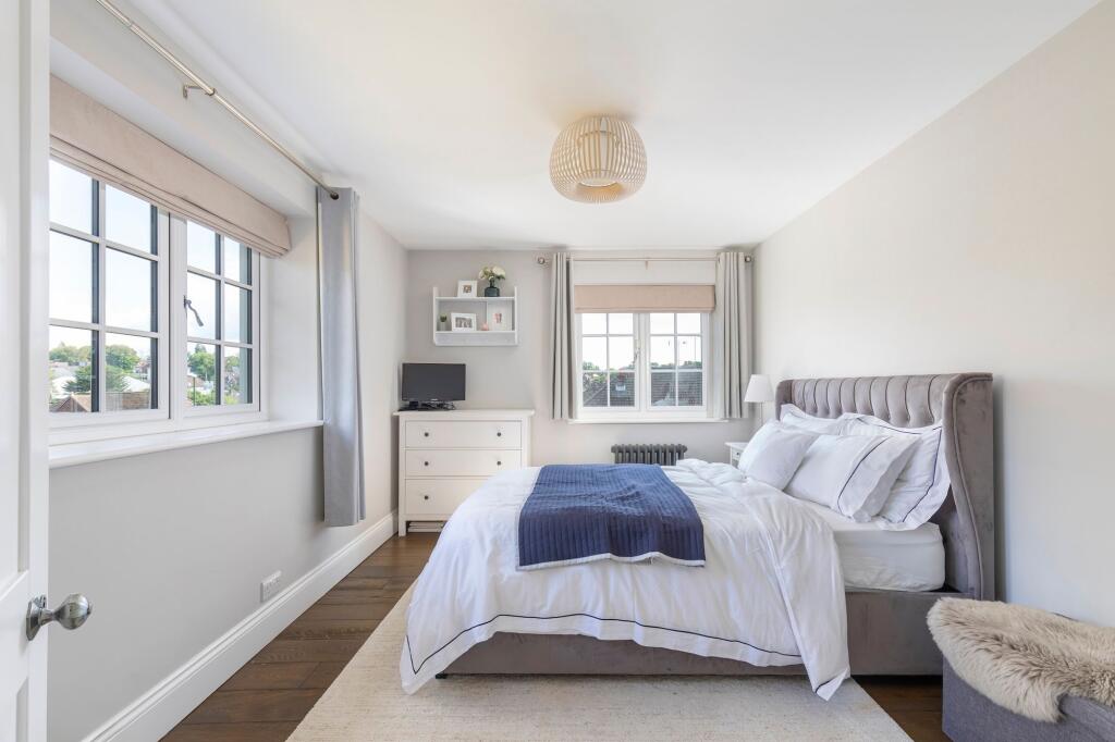 Guest bedroom