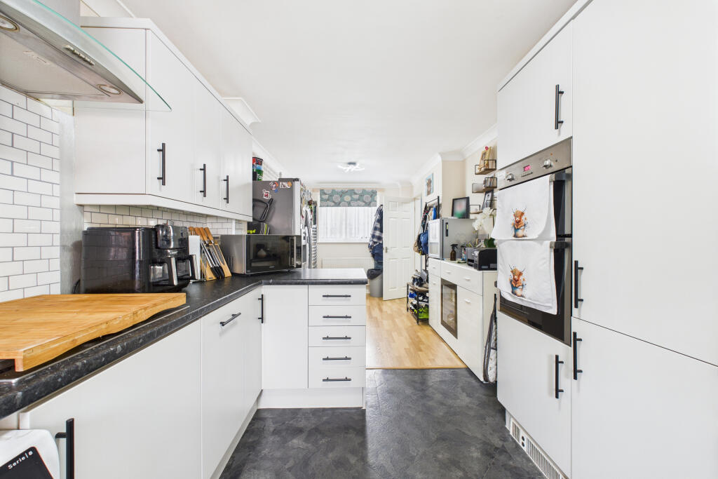 CAM05454G0-PR0014-STILL008