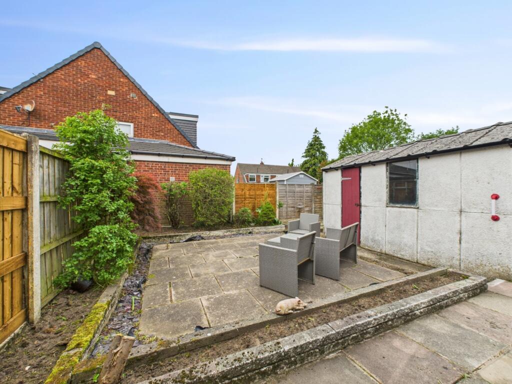 CAM02386G0-PR0128-STILL011