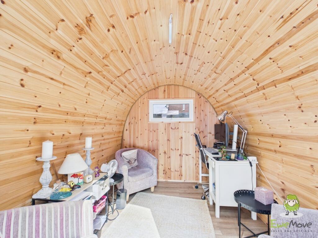 CAM02463G0-PR0080-STILL015