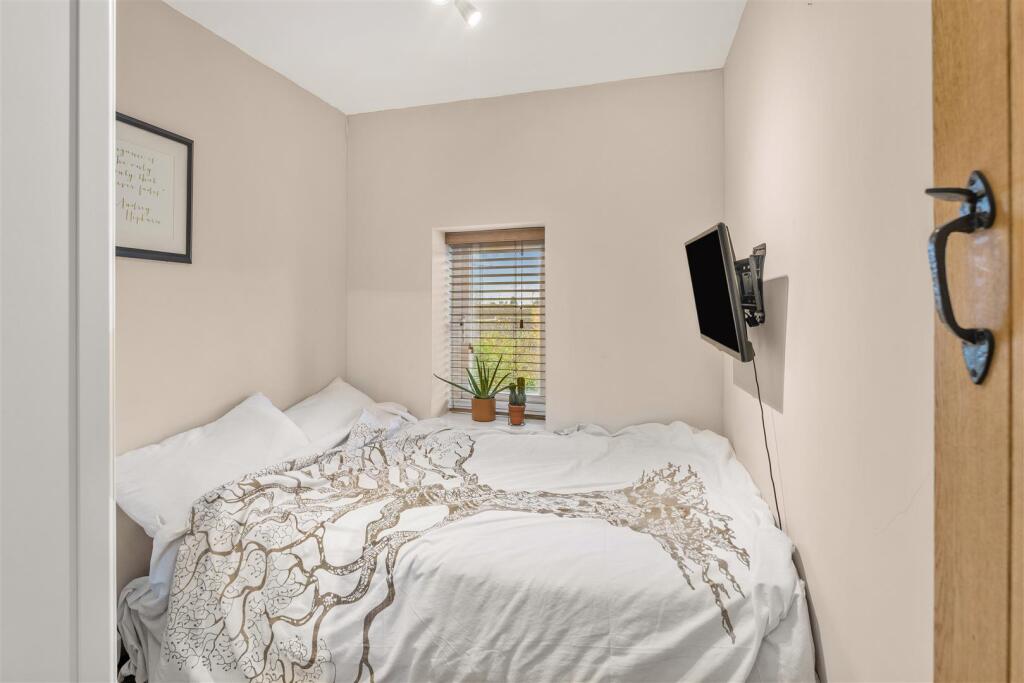 34 Queens Street, Middleton Cheney-17.jpg