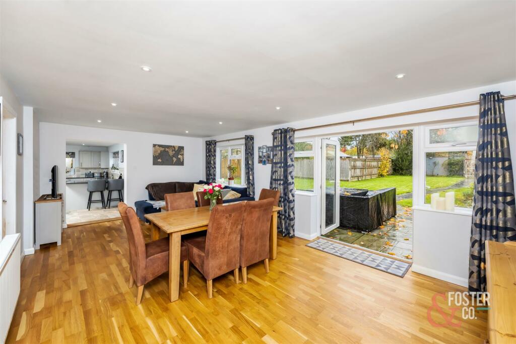 Little Oak, 15 - Foster _ Co Henfield_001.jpg