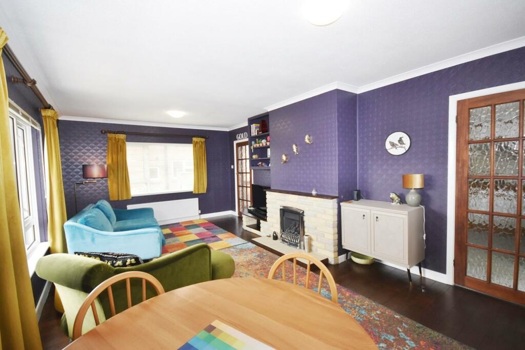 Sitting Room ...JPG