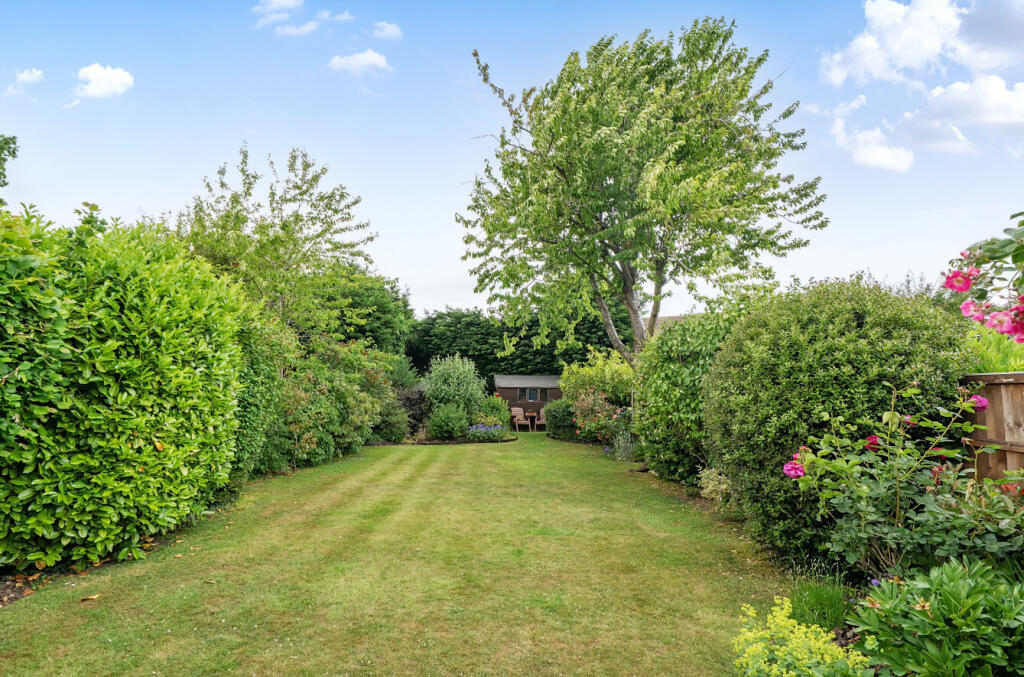 1303308-18-684084...