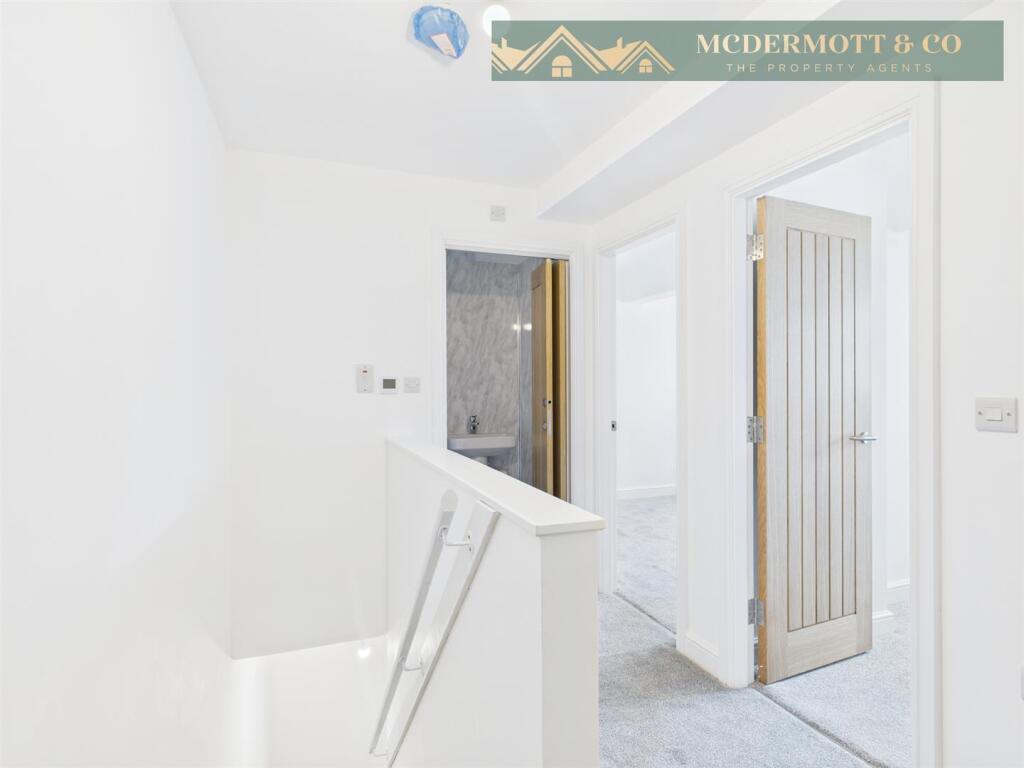 APARTMENT 51