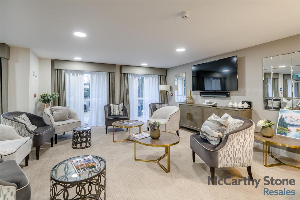 8635393-interior03.jpg
