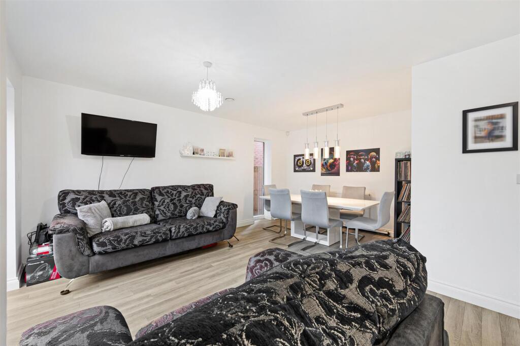 Family Room.jpg
