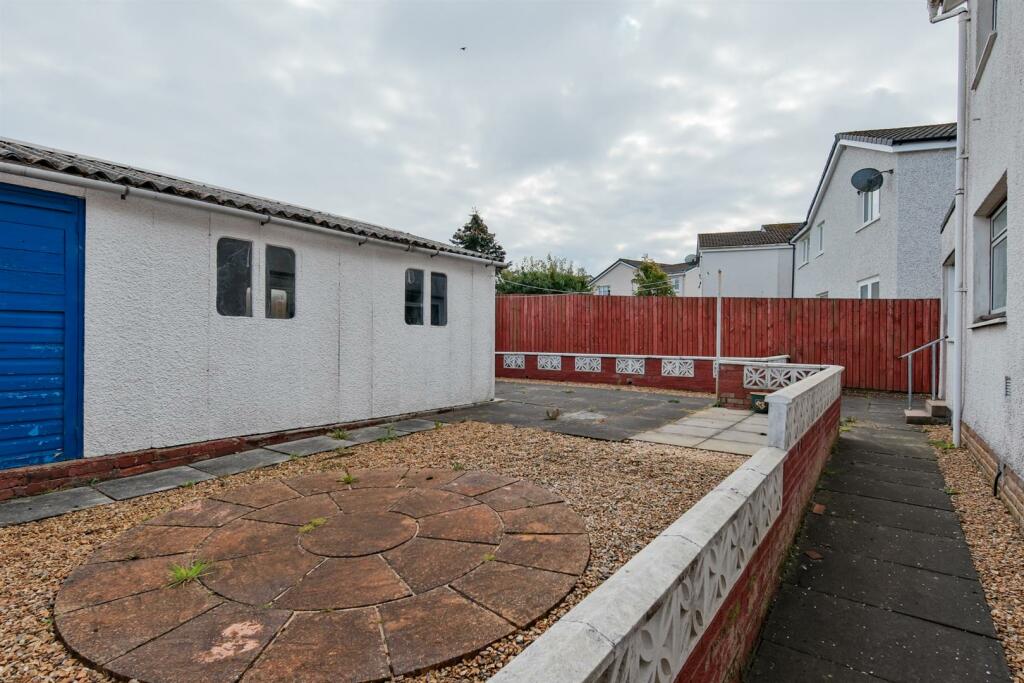 002-30 Braemar Cres, Carluke ML8 4BH.jpg