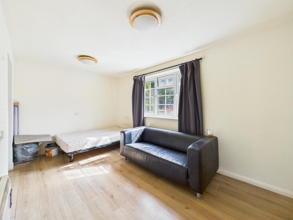 Living/Bedroom