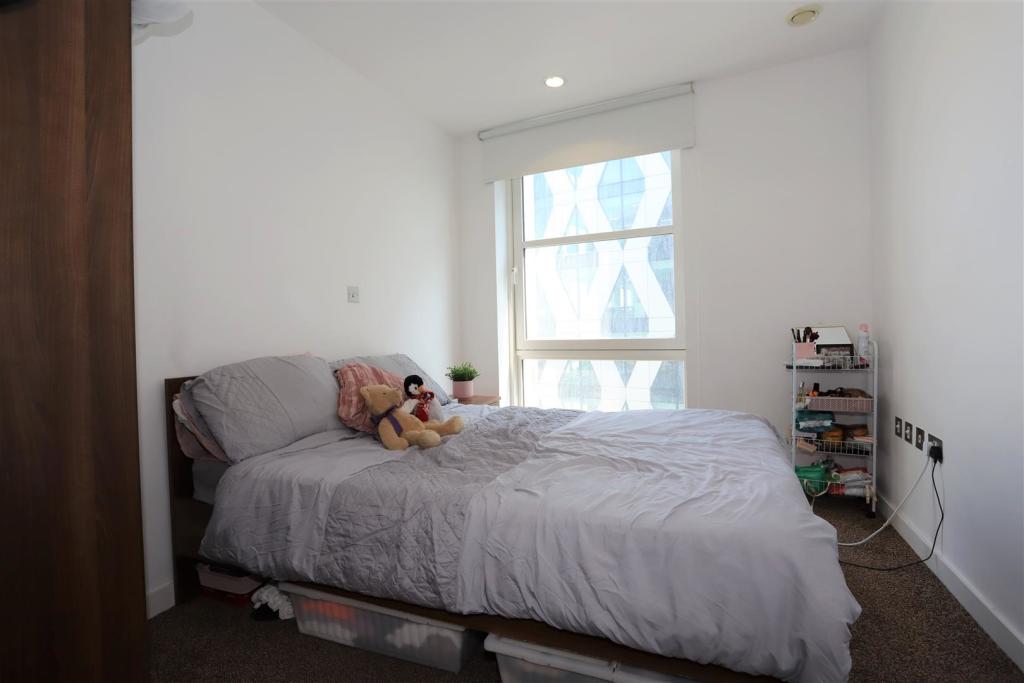 Bedroom 2.JPG